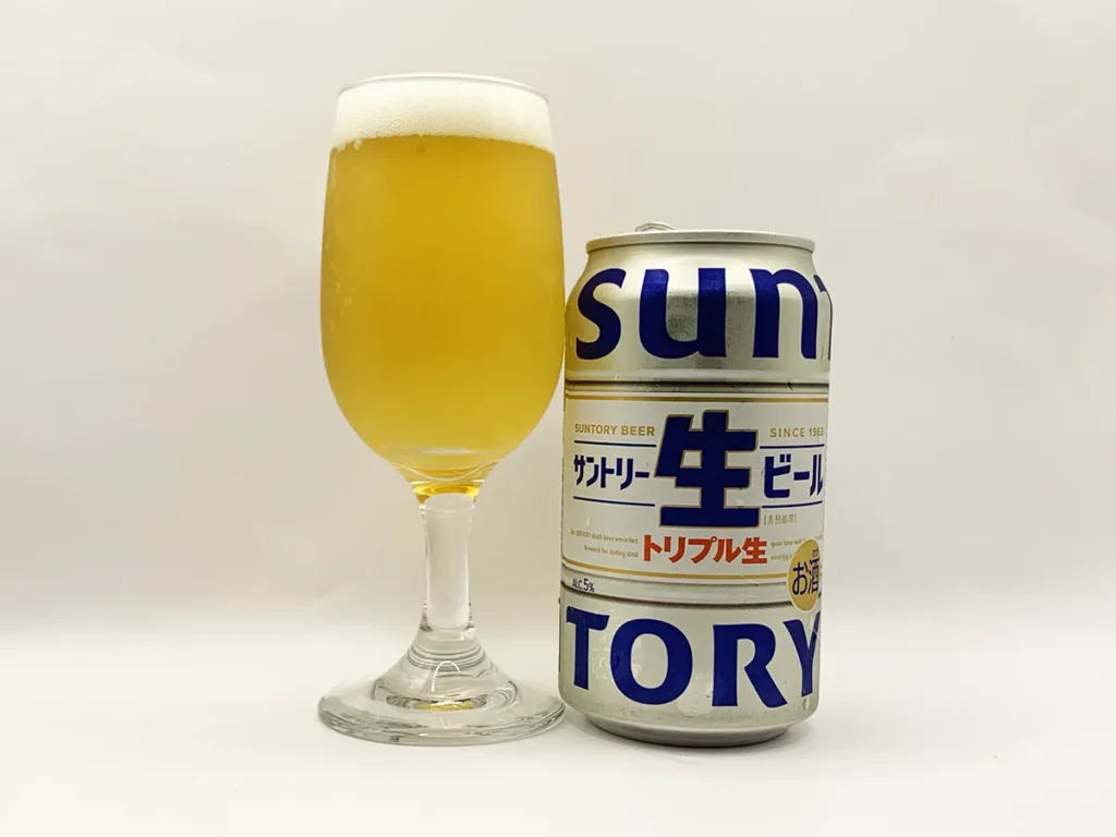 サントリー生ビールをグラスに注いだ後